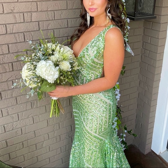 Jovani Prom dress size 2 - Picture 3 of 3